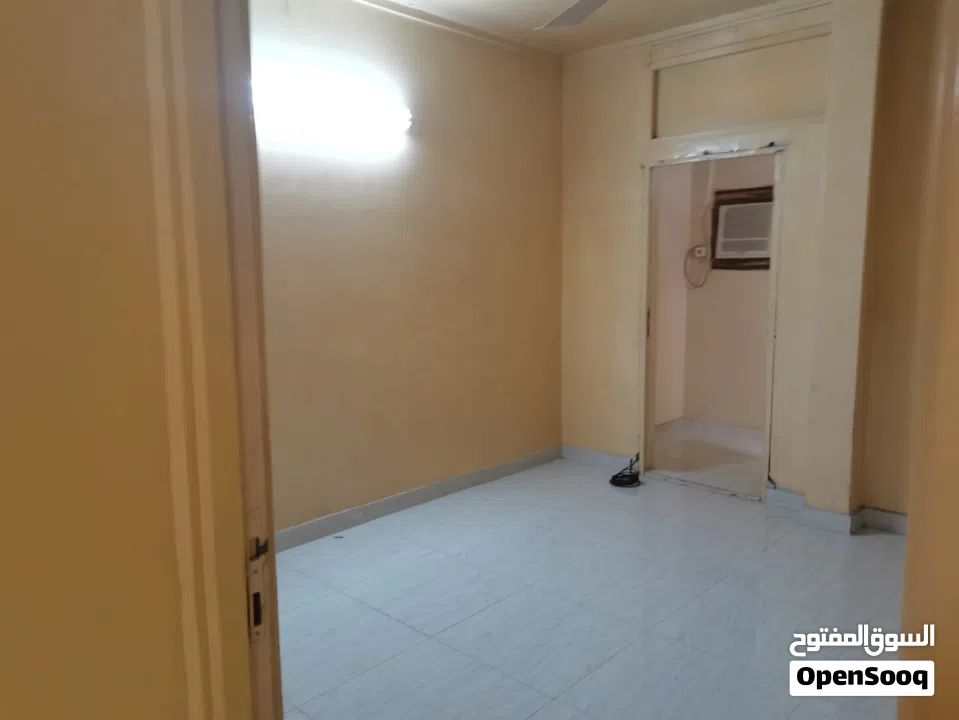 House In Isa Town for sale - Near Sanad Area -  منزل للبيع في مدينة عيسى المنطقة الثامنة قريب من سند