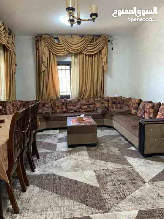 بيت مستقل فاخر مع حديقة – فرصة مميّزة للسكن الراقي