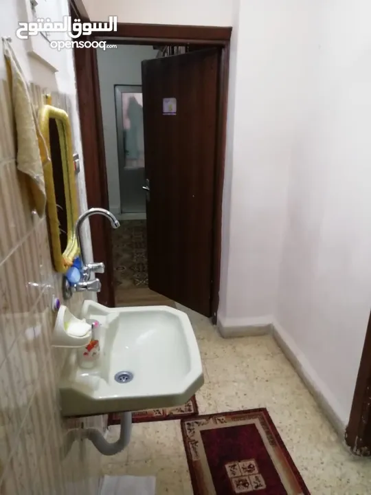 شقة للبيع في جبل التاج بالقرب من مطعم الميادين