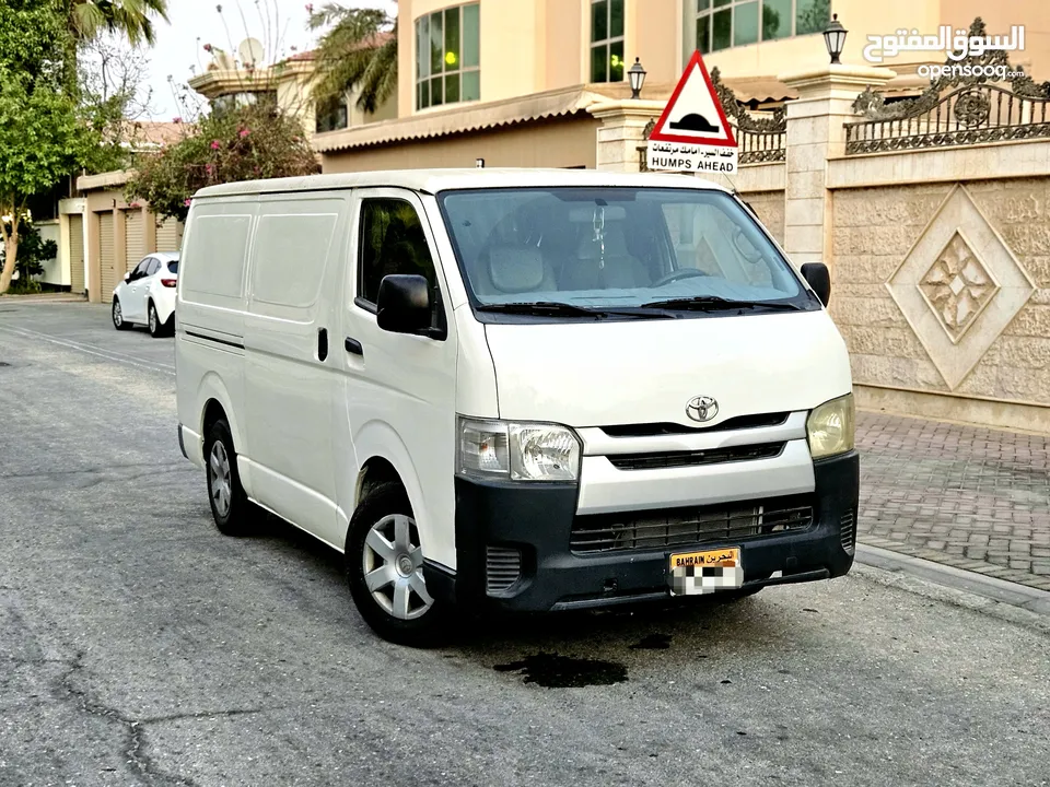 TOYOTA HIACE 2016 CARGO VAN EXCELLENT CONDITION URGENTLY FOR SALE