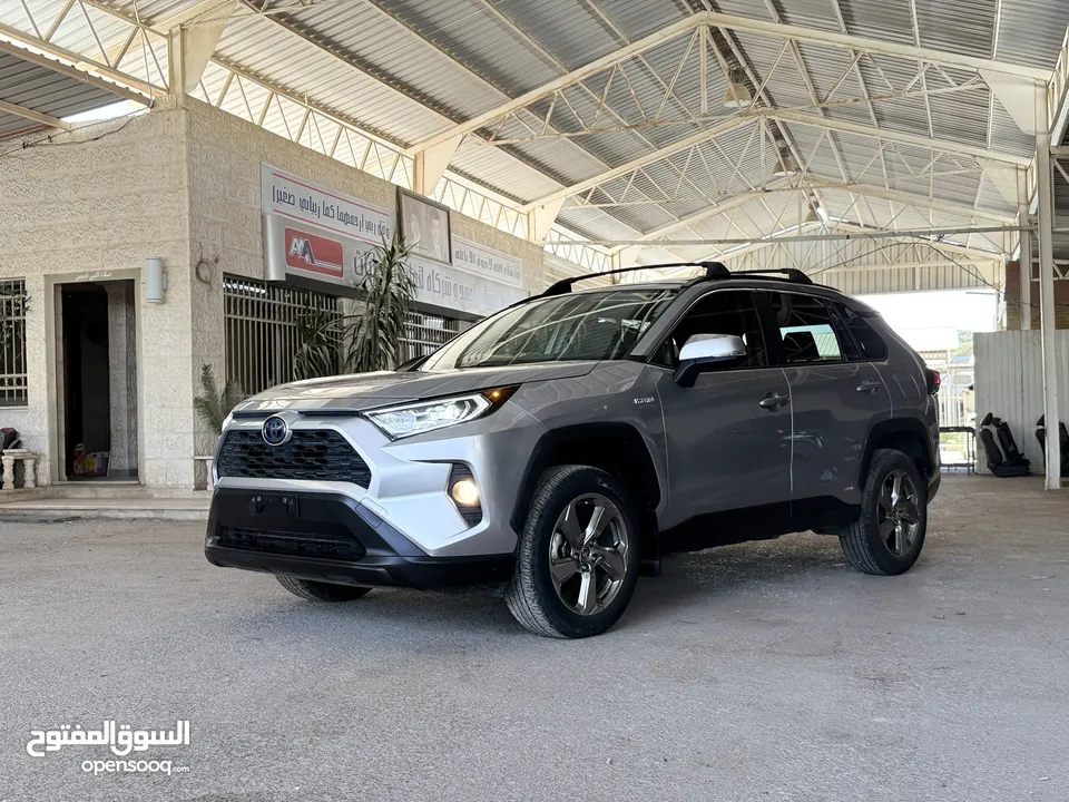 تويوتا راف فور ((2021)) XLE بريميوم، بطاريه ليثيوم، فل كامل، فورويل، حرة، بحالة الوكاله، بسعر مميز..