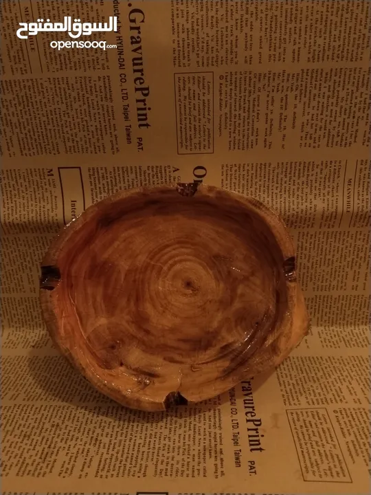 تشكيله مميزة من الشجر الطبيعي تيبل لامب