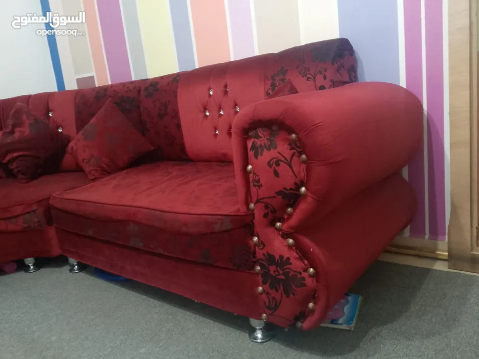 طقم كنب كورنر + طاولة سامبا + عرباية أطفال + بيرو تواليت