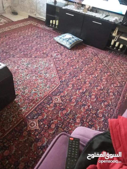 سجادة صوف ايراني  بحالة جيدة