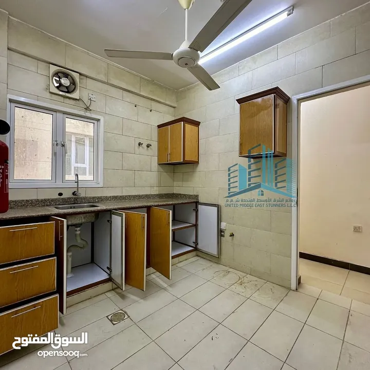 شقة مكونة من غرفتين Clean 2 BR Flat