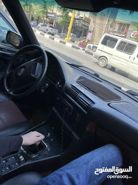 E34 BMW   اسود 6 سلندر