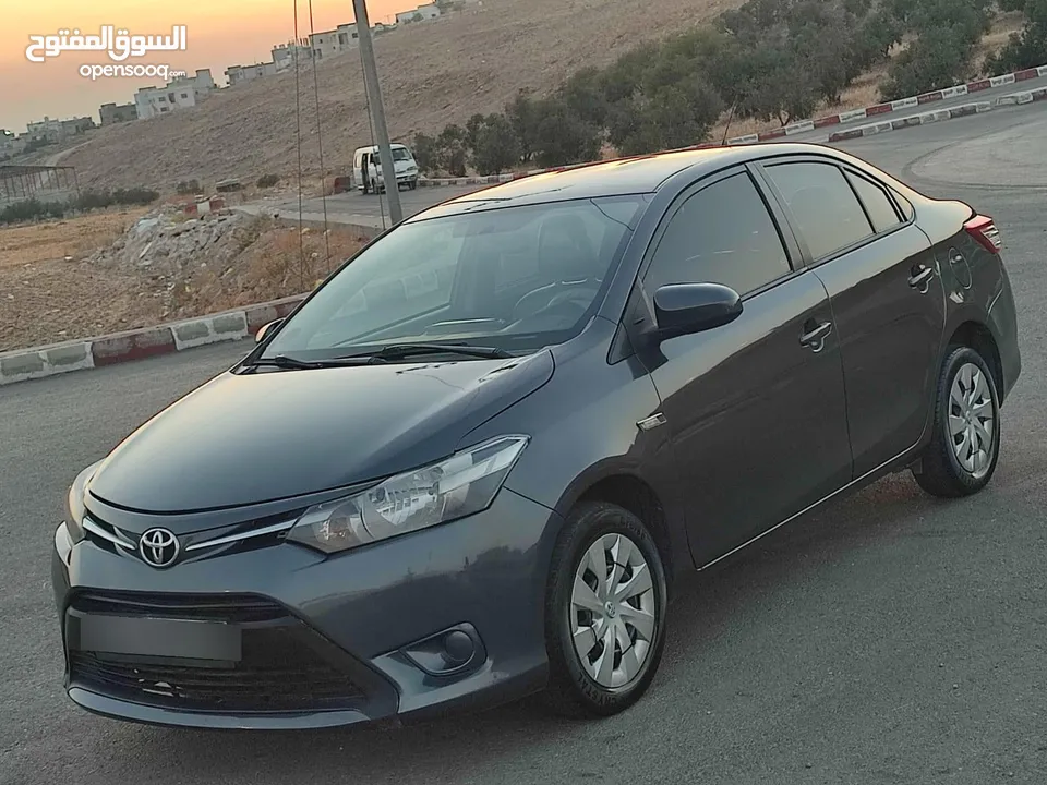 تويوتا يارس 2016 بحاله ممتازه جدا ماتور 1600 جير اوتوماتيك بسعر مغري جدا