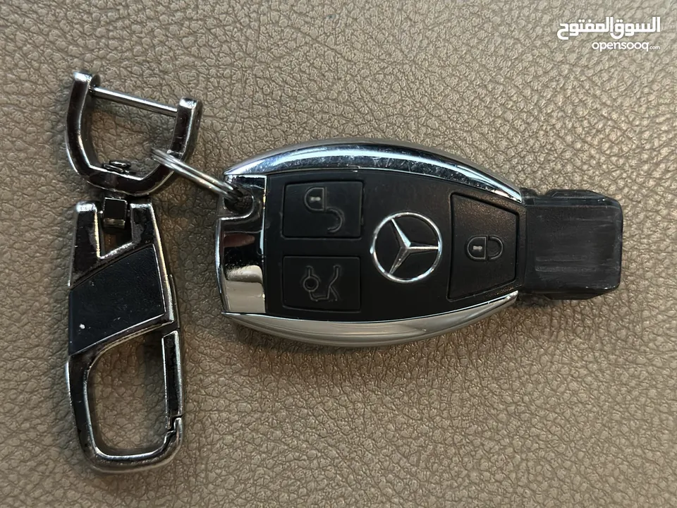 جيب مرسيدس للبيع ML 350  فل الفل . بوضع ممتاز البيع بسبب السفر فرصة لن تتكرر . انظف واحلا حبه