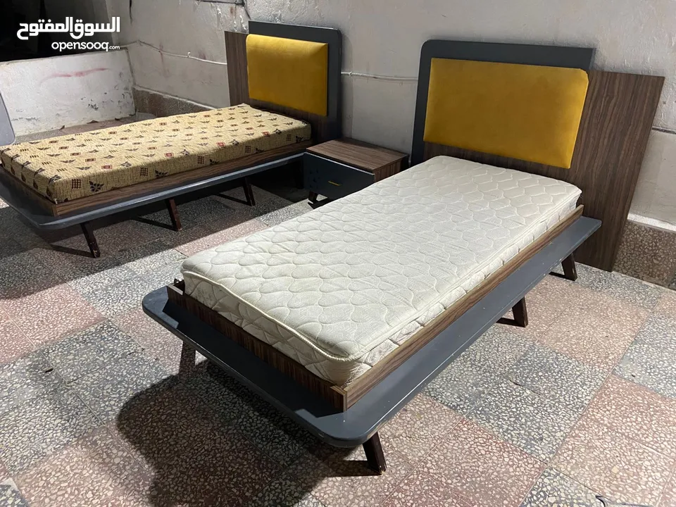 تخوت مفرد من شهوان مع فرشات