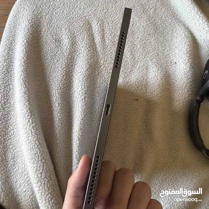 مستعمل بحالة ممتازة Ipad Air 5 64Gb  wifi مناسب جدًا للدراسة والرسم والتصميم