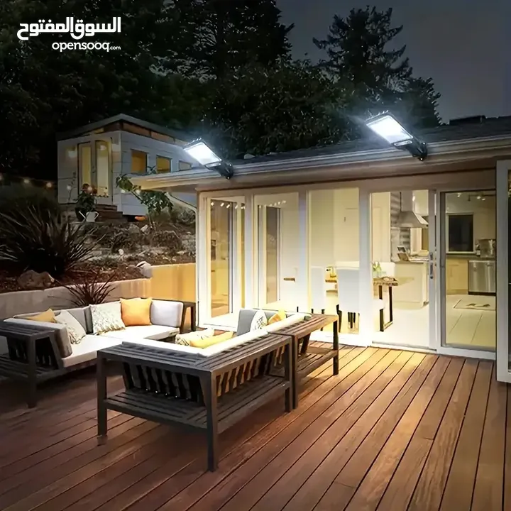 مصباح شارع شمسي خارجي بقوة 2200 واط مع جهاز تحكم عن بعد، يحتوي على مصابيح حائطية LED بمستشعر حركة،