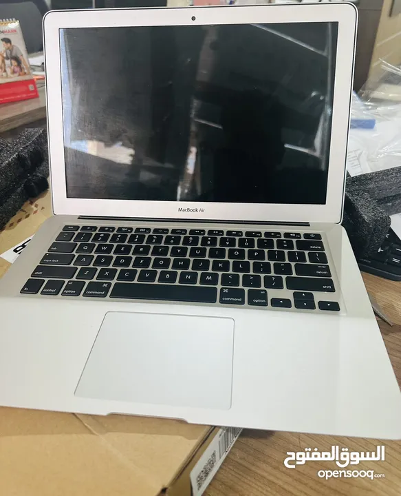 Apple MacBook Air 2015 13.3 inch FHD display intel core i5 processor 8 gb Ram 256 gb SSD silver