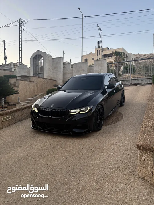 BMW 330E black