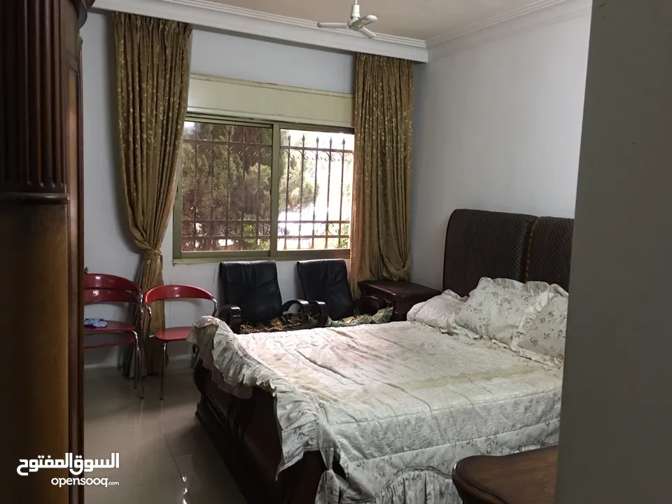 للبيع شقه ارضيه مساحة 140 في ضاحية الياسمين