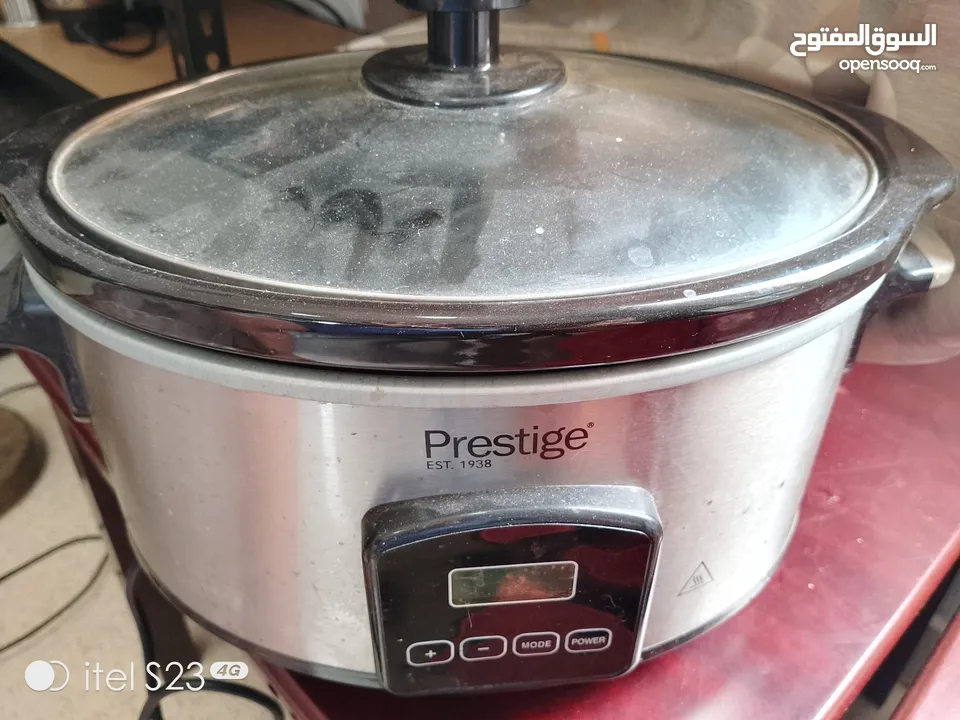 electric slow cooker