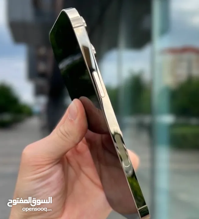 ايفون 13 برو  ذاكره 256 جى بى بحاله الوكاله متوفر فى الفرعين ومتاح توصيل لجميع مناطق السلطنه