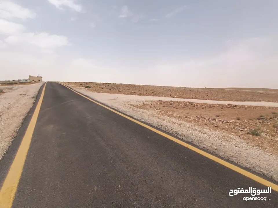 قطعة ارض مميزة للبيع في زملة العليا مقابل القصر القطري مساحة 3600م على شارعين