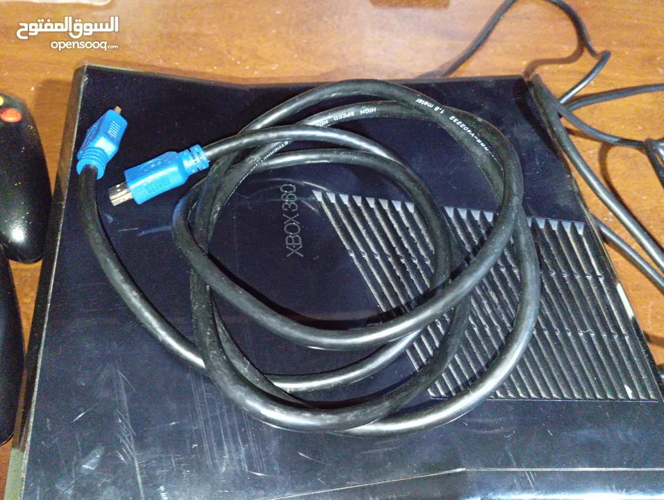 XBOX 360  فوق 180لعبه / مهكر