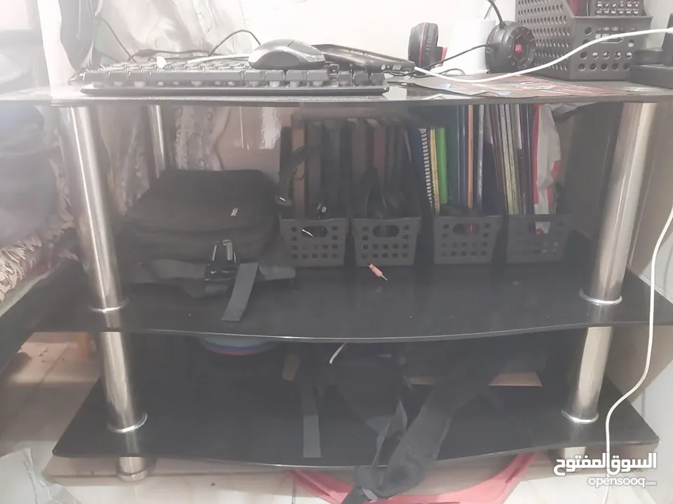 طاوله زجاج سكوليت بحاله ممتازه