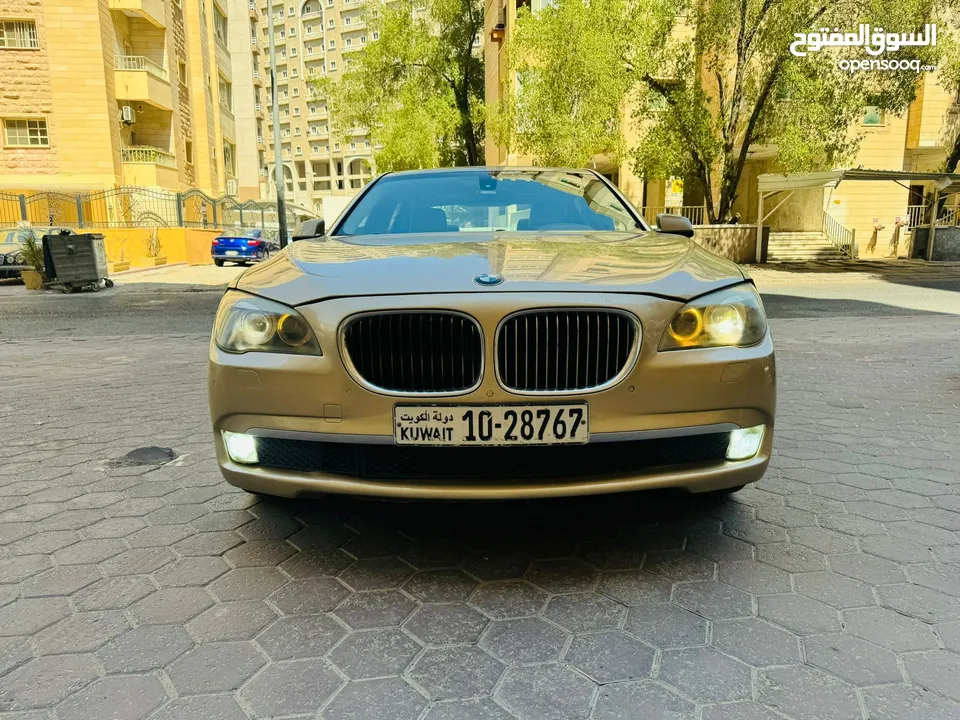 BMW730  للبيع شرط الفحص 6 سلندر توين تيربوا 2011