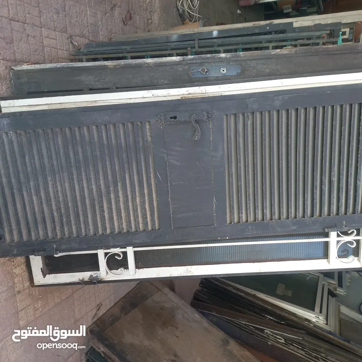 باب حديد لوفر بحال الوكاله عدد 2