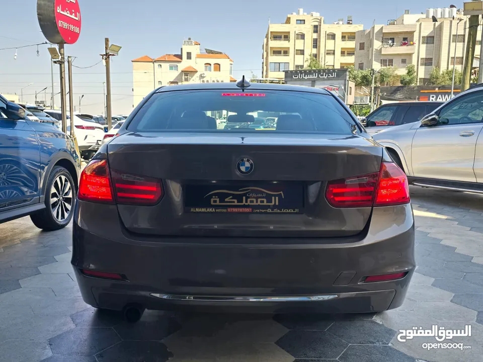 BMW 320i 2012 2000cc Luxury  جميع المواصفات