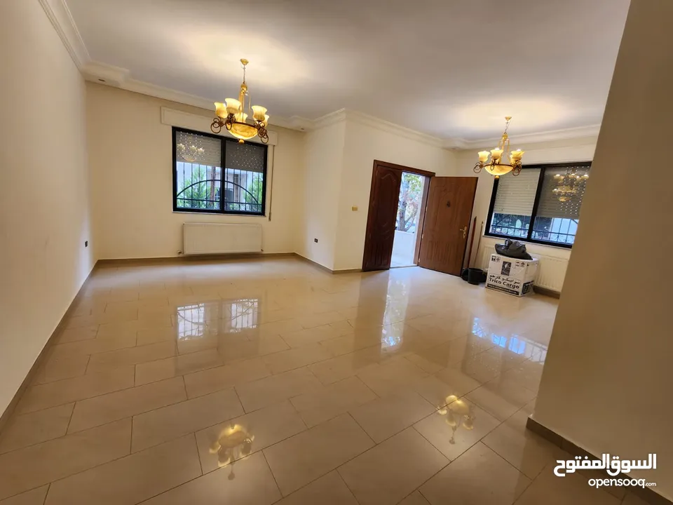 شقة فارغة للإيجار في منطقة الشميساني - ref : 14459