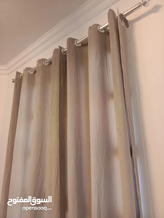 Q=5 double grey curtains