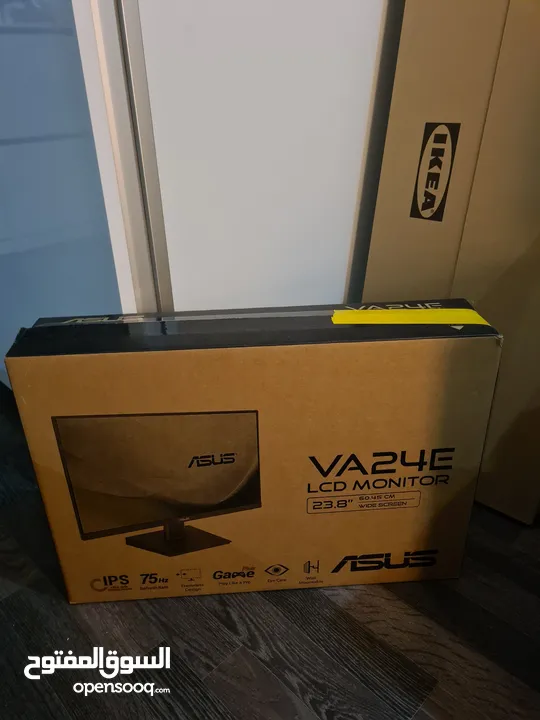 شاشة asus بحالة ممتازة