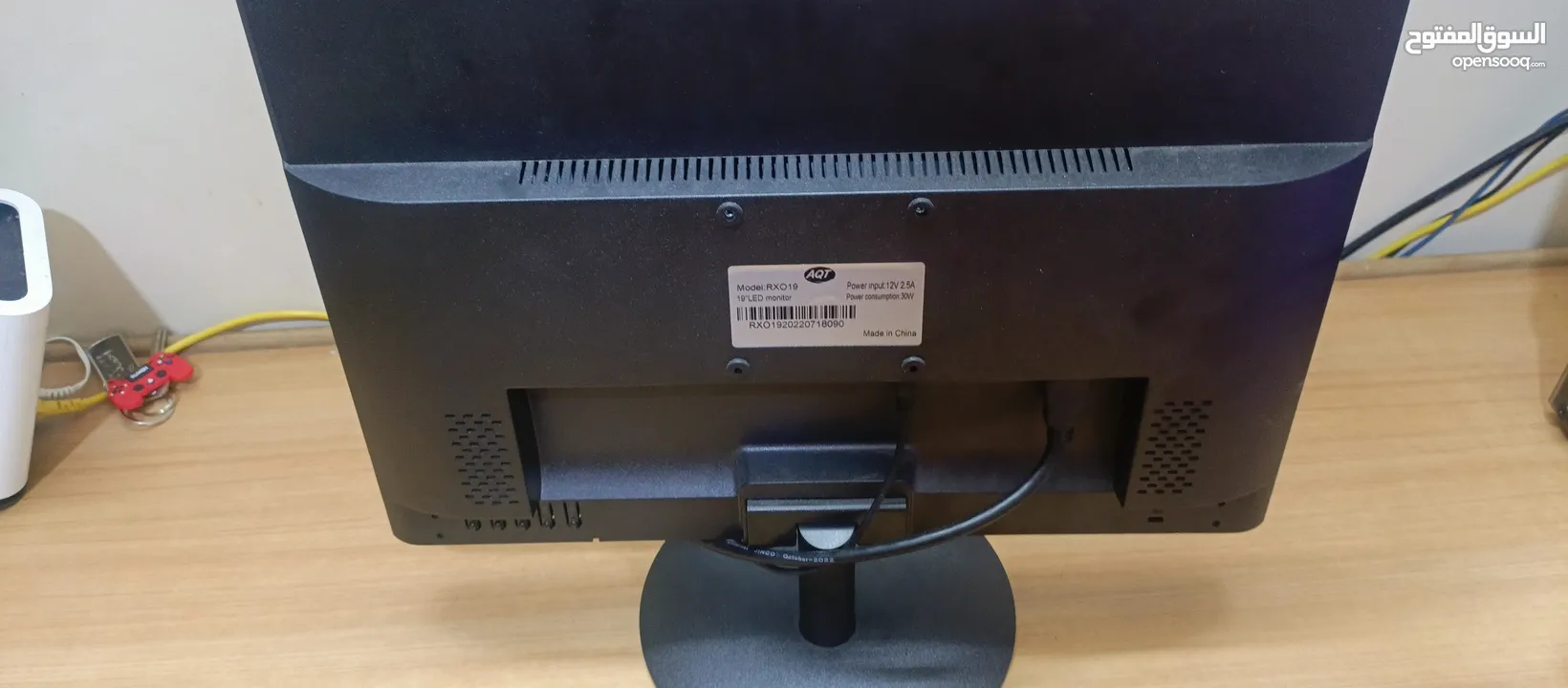 شاشة AQT هي شاشة عرض بقياس 19 بوصة من نوع LED، توفر تجربة مشاهدة واضحة بدقة HD 1440×900بكسل