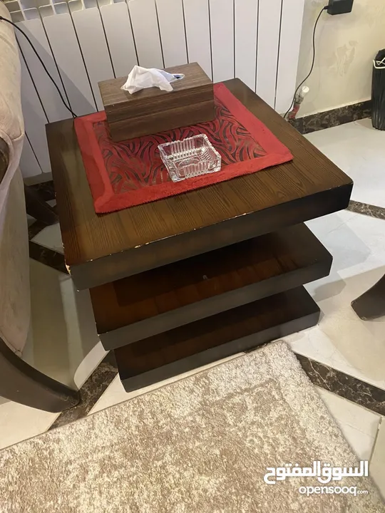 طاولة وسط  مع ملحقين طاولتين صغار  خشب  وزن ثقيل