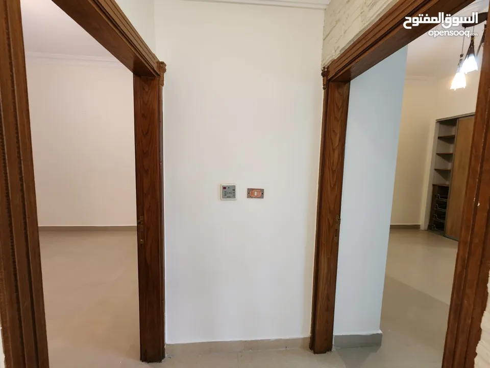 روف فارغ او مفروش للإيجار في عبدون ref : 14325