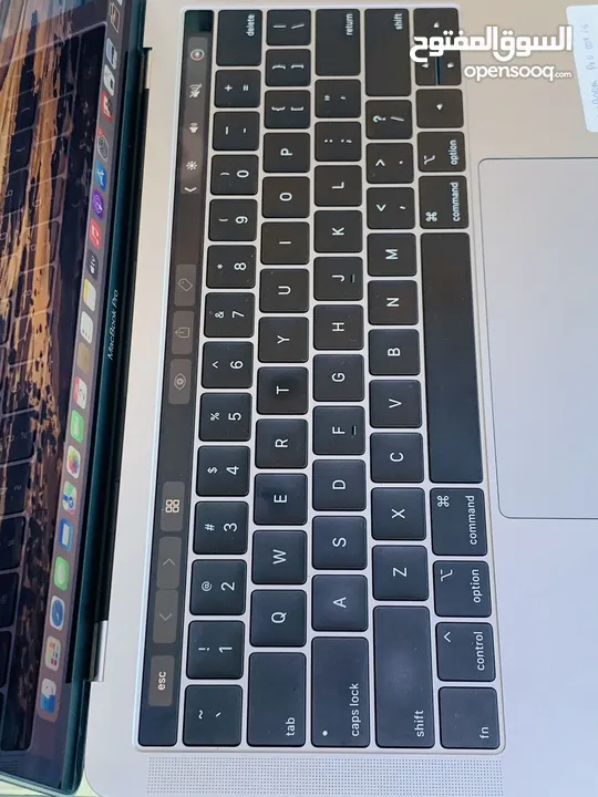 Mac book pro 2019 256GB 8GB RAM i5 Touch Bar. Very clean condition