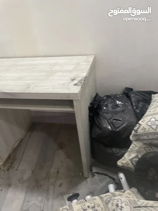 Desk for sale barely used