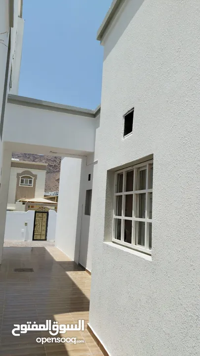 فيلا وملحق للايجار في العامرات Big Vill For Rent