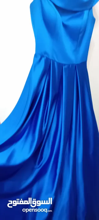 فستان نيلي تقيل للمناسبات من تانجو للبيع off shoulders . navy blue of shoulders dress from tango