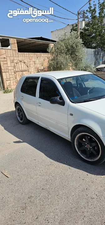 للبيع جولف 2001