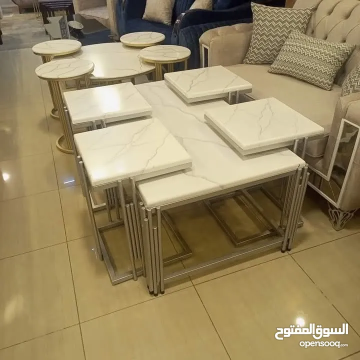 طاولات خشب وطاولات معدن