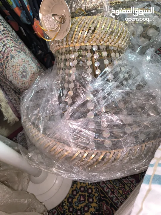 ثريات كىيستال مستعمل بحاله متوسطة