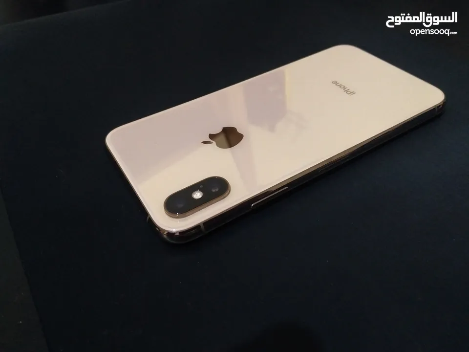 iPhone XS مستعمل للبيع بسعة 64 جيجا