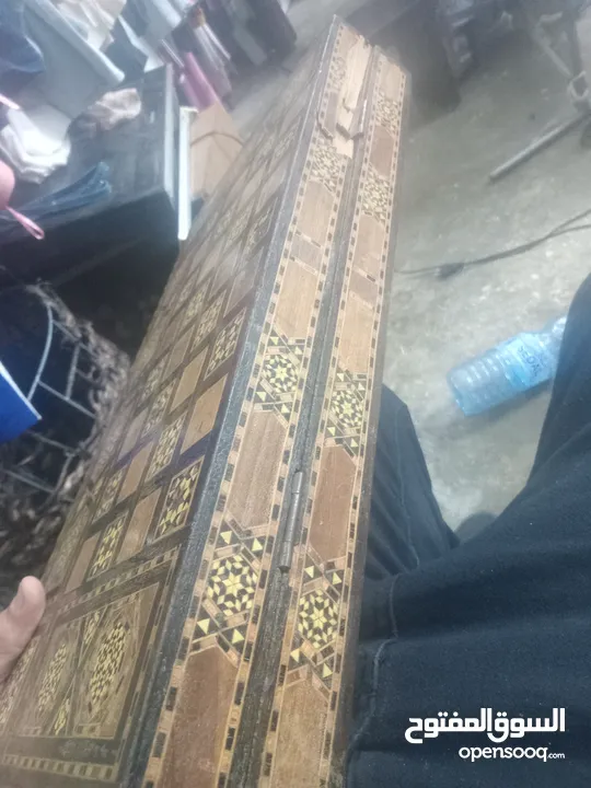 طاولة زهر تحفة للبيع مع شطرنج بنفس ا المستعجل
