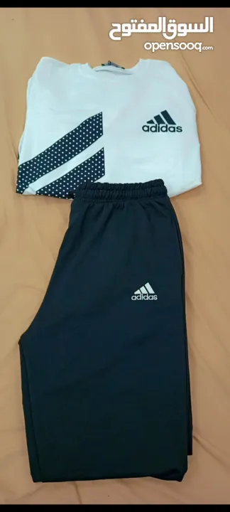 بيع ملابس شاملة ترنجات وبلاطين جينز وبلايز كم ونص كم وبيجامات وكلارات اطفال وأحذية ( 90٪ سيريهات)