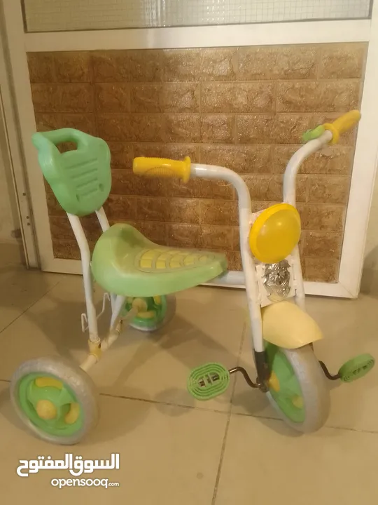 بسكليت بحاله ممتازه لعمر 3 سنوات
