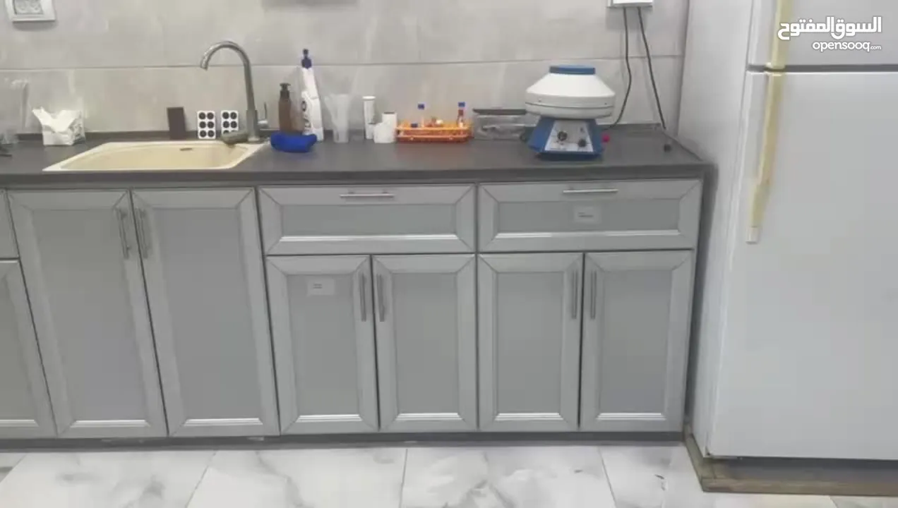 مختبر طبي للبيع بالكامل