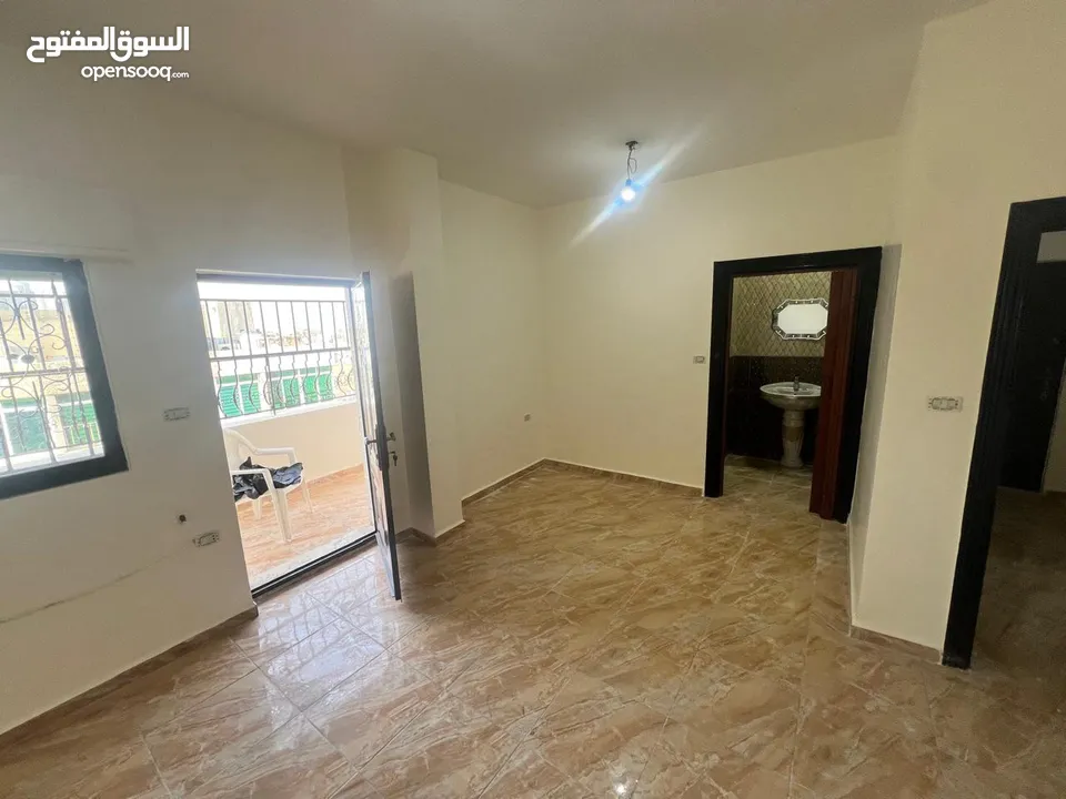 شقة فاخره و ذات اطلالة رائعة للايجار