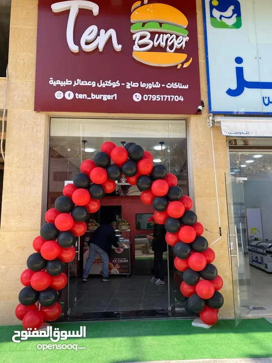 مطعم جديد في السلط ،.لبيع الوجبات السريعة والعصائر الطبيعية للبيع ، المطعم بحالة ممتازة