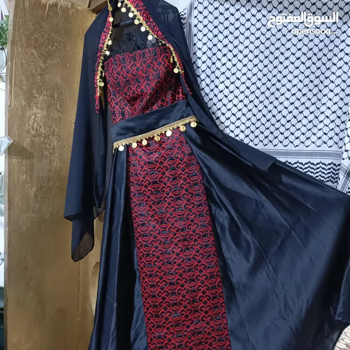 ثوب بالكلس مع طرحه وحزام