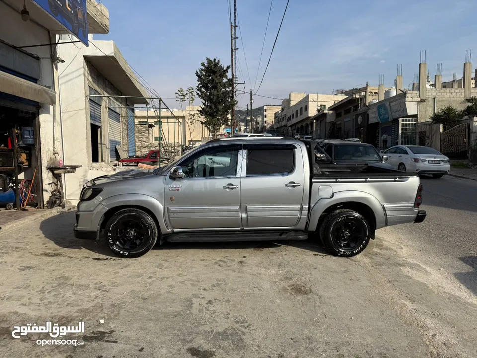 هيلوكس 2015 للبيع