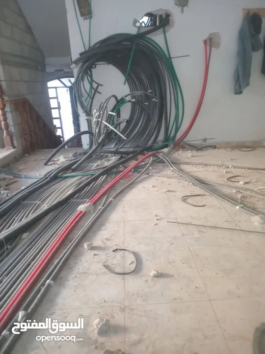 تمديدات كهرباء منزليه وصناعية  اتمتة منازل  اتمتة صناعية  تركيب كاميرات  تركيب انظمة طاقه شمسية
