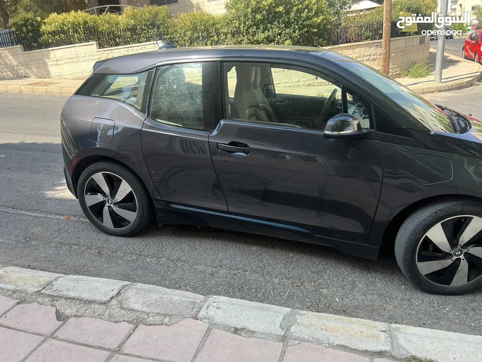 BMW i3 2014 REXسيارة للبيع بحالة ممتازة لون مميز